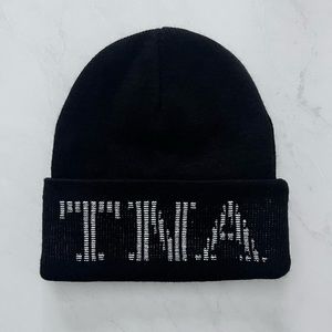 Aritzia TNA Charley Beanie